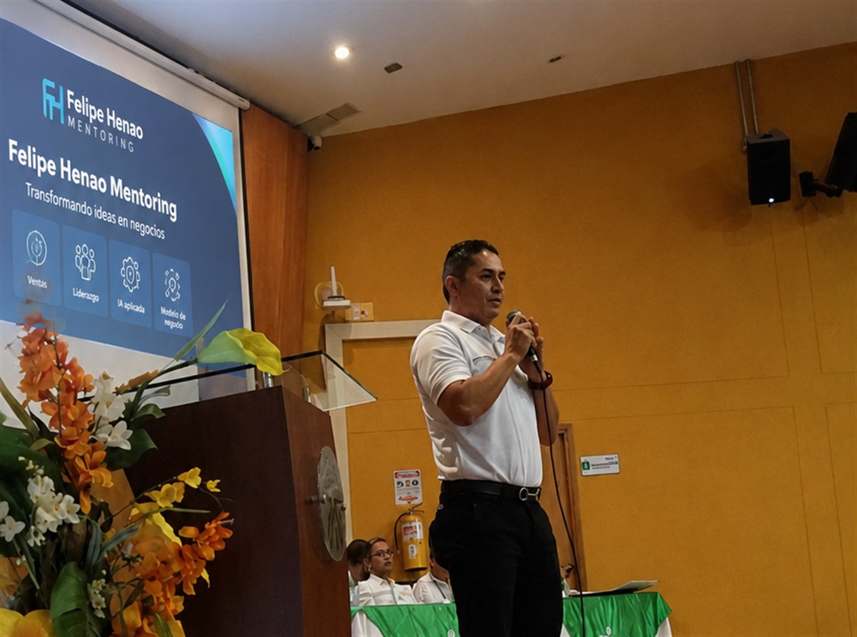Conferencia de ventas de Felipe Henao en el SENA